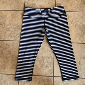 Scorpio Sol cropped leggings size M